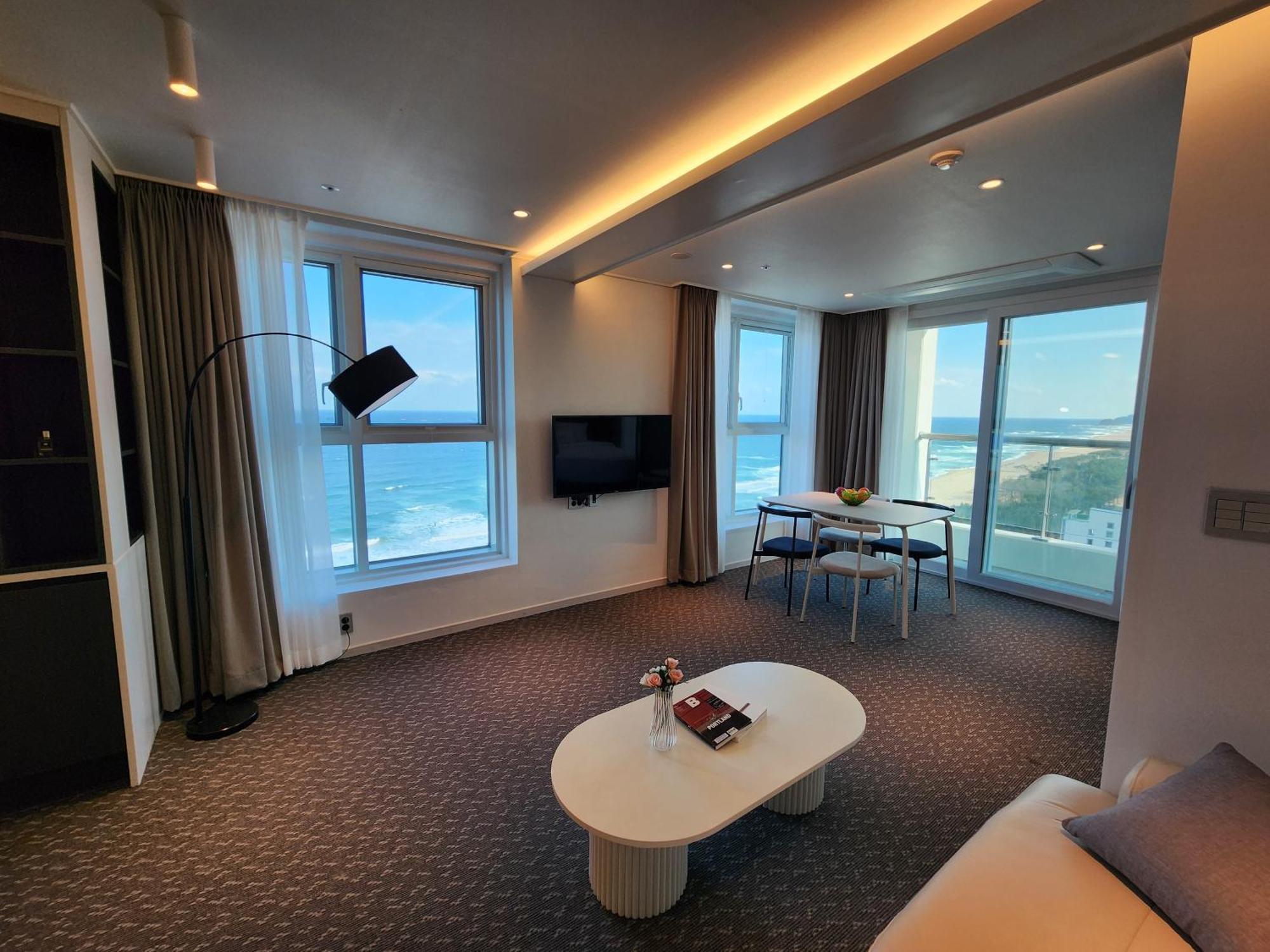 Sota Suite Yangyang Granbay Екстериор снимка